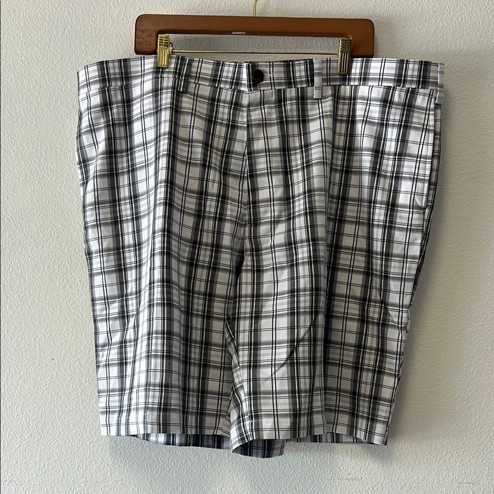 Haggar Flat Front Black and White Shorts
